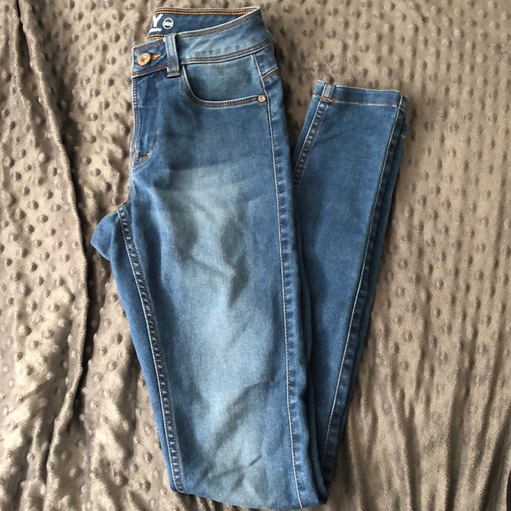 High waisted light fade jeans